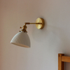 Lampka nocna do sypialni Biała ceramiczna minimalistyczna lampa ścienna w stylu vintage