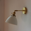 Lampka nocna do sypialni Biała ceramiczna minimalistyczna lampa ścienna w stylu vintage