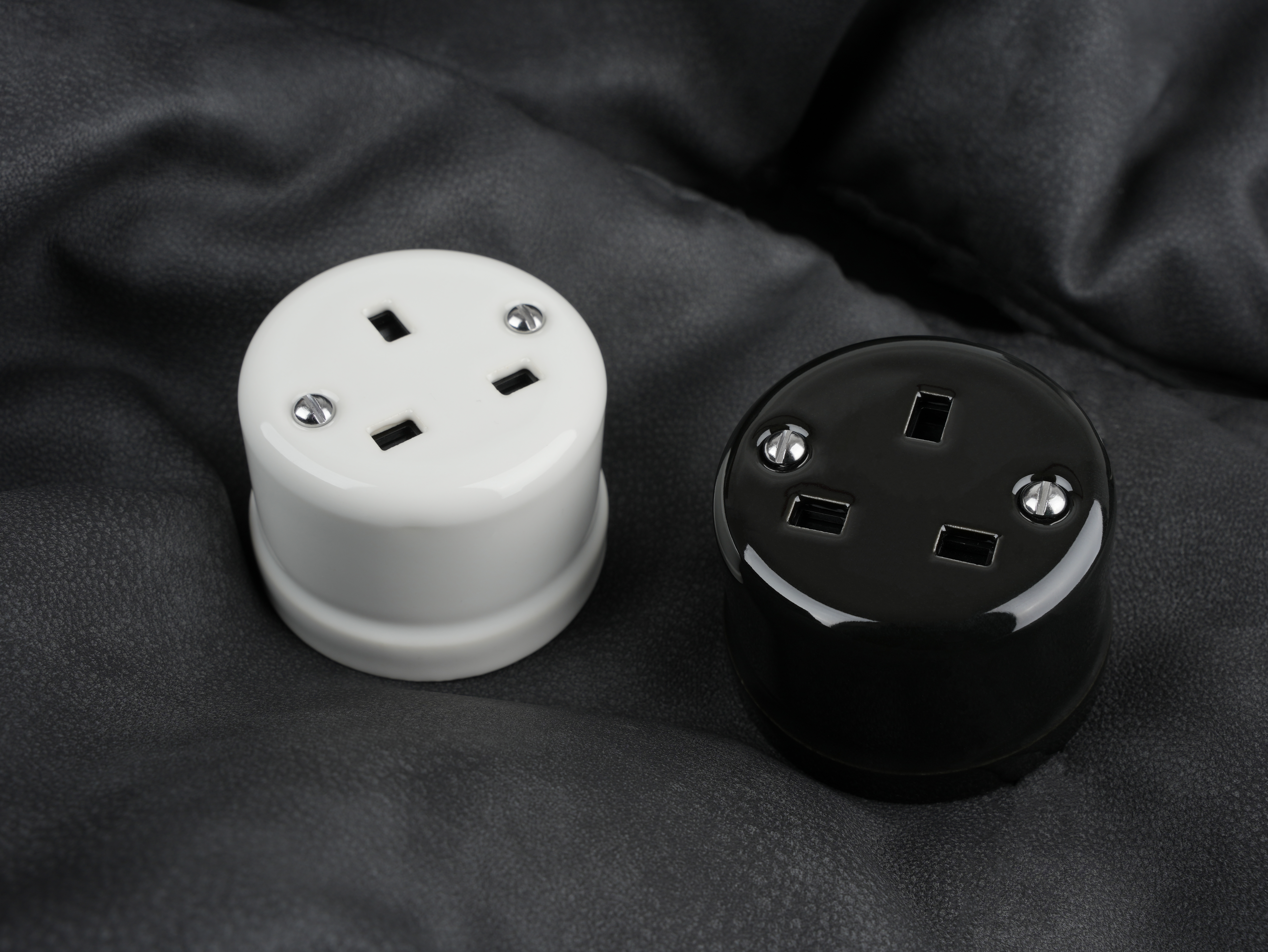 Gniazdo ścienne w Wielkiej Brytanii